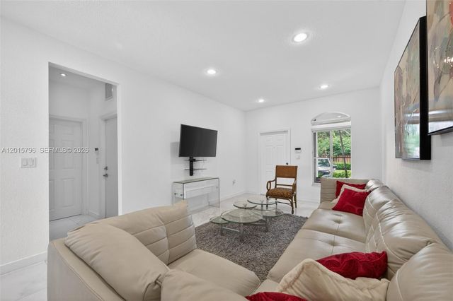 11248 NW 56th St, Doral, FL 33178