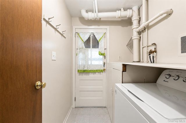 24 Marcia Lane, New City, NY 10956