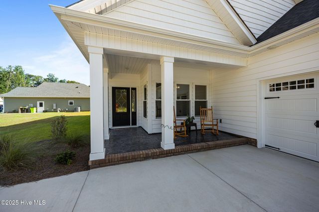 23 Paddington Way, Trent Woods, NC 28562