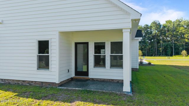 23 Paddington Way, Trent Woods, NC 28562