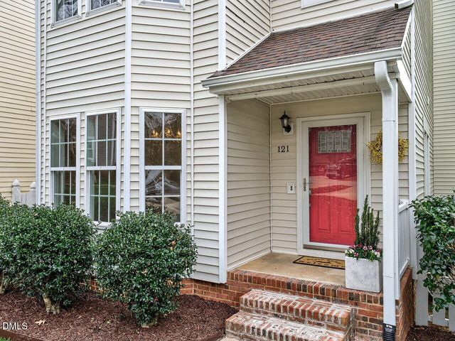 121 Westview Cove Lane, Cary, NC 27513