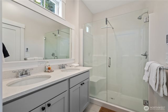 24 Switchback Lane, Pacific Beach, WA 98571