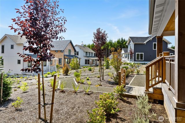 24 Switchback Lane, Pacific Beach, WA 98571