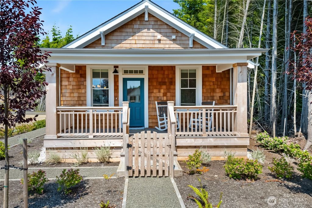 24 Switchback Lane, Pacific Beach, WA 98571