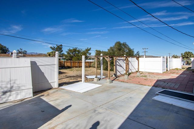 7348 Palomar Avenue, Yucca Valley, CA 92284