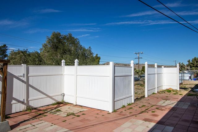 7348 Palomar Avenue, Yucca Valley, CA 92284