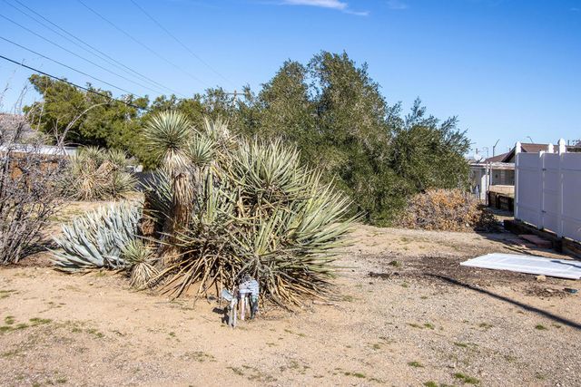 7348 Palomar Avenue, Yucca Valley, CA 92284