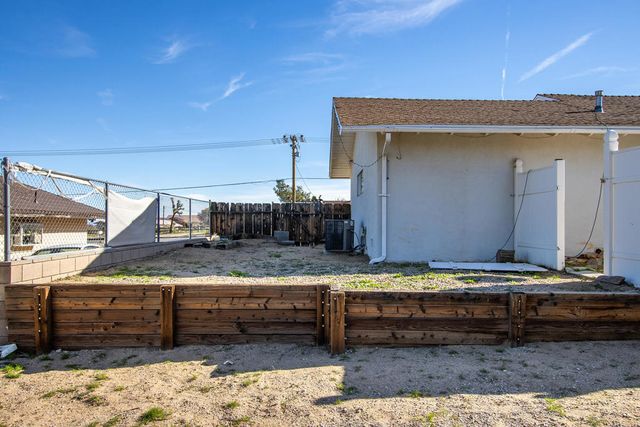 7348 Palomar Avenue, Yucca Valley, CA 92284