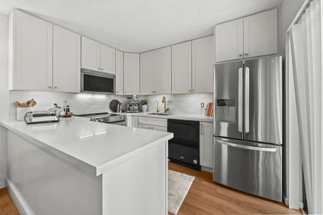 746 NW 98th Way, Plantation, FL 33324