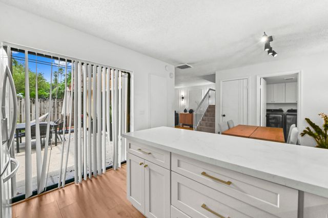 746 NW 98th Way, Plantation, FL 33324