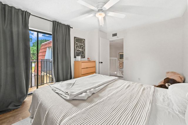 746 NW 98th Way, Plantation, FL 33324