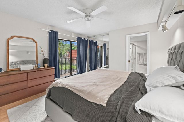 746 NW 98th Way, Plantation, FL 33324