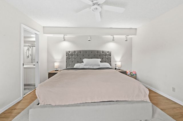 746 NW 98th Way, Plantation, FL 33324