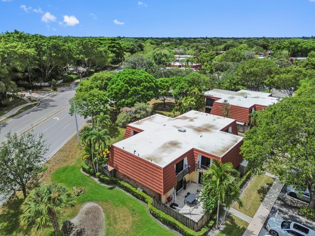 746 NW 98th Way, Plantation, FL 33324
