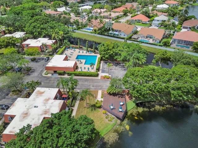 746 NW 98th Way, Plantation, FL 33324