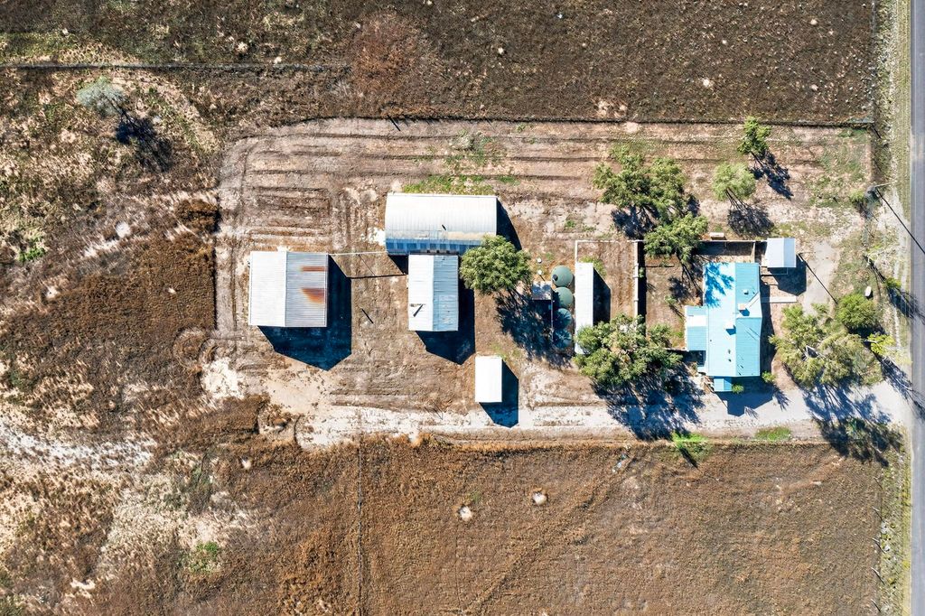 112 Ice Plant Road, Mcintosh, NM 87032