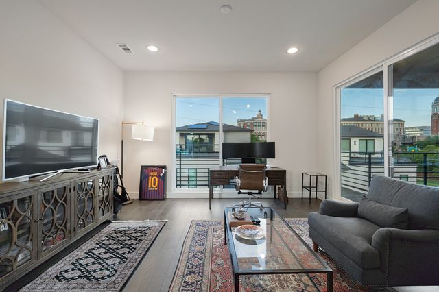 4113 Entrada Way, Dallas, TX 75219