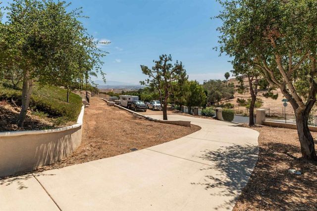 5148 Minneola Drive, Fallbrook, CA 92028