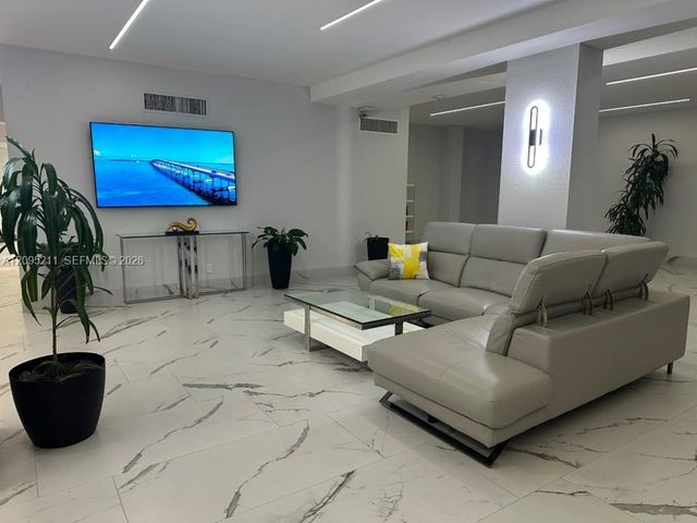 1904 S Ocean Drive 1901, Hallandale Beach, FL 33009