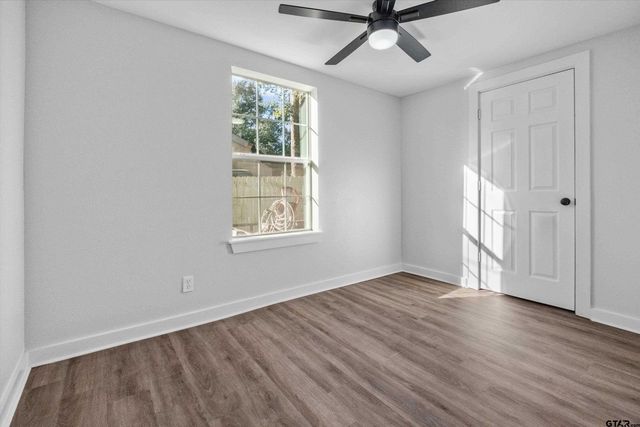 2116 N Emerson, Tyler, TX 75702