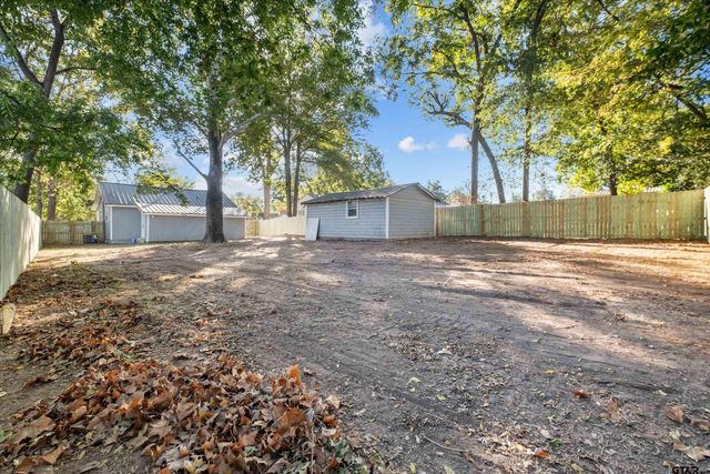 2116 N Emerson, Tyler, TX 75702