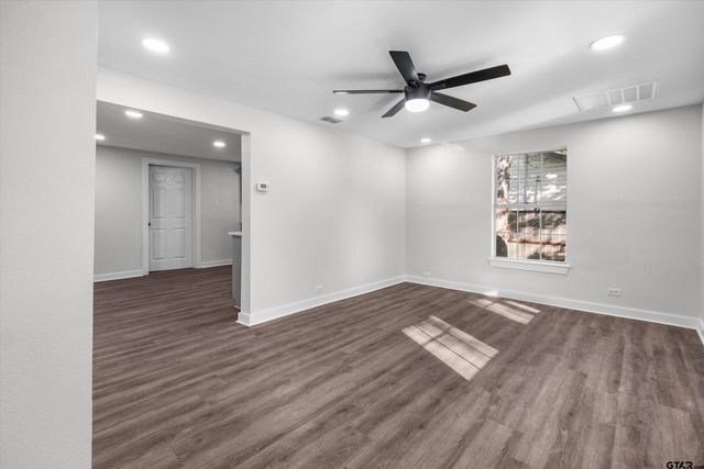 2116 N Emerson, Tyler, TX 75702