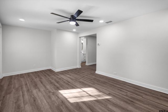 2116 N Emerson, Tyler, TX 75702