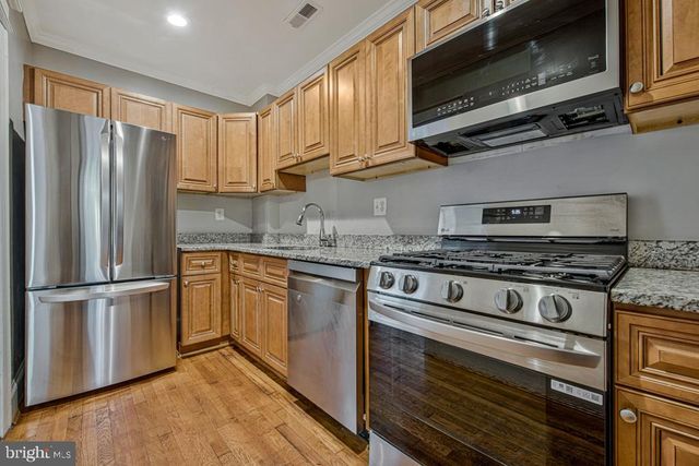 2406 37TH ST NW, Washington, DC 20007