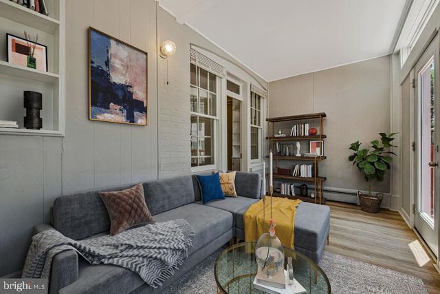 2406 37TH ST NW, Washington, DC 20007