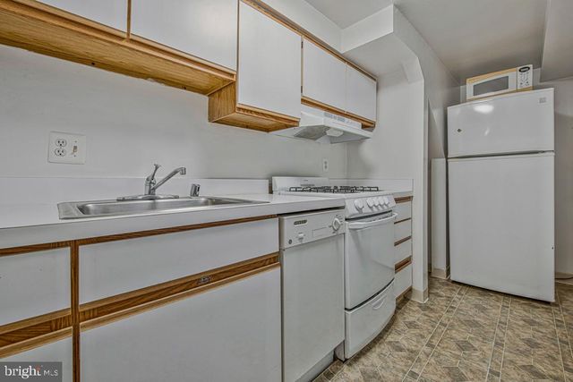 2406 37TH ST NW, Washington, DC 20007