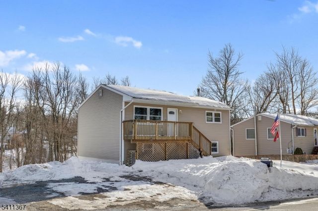 142 Barry Dr N, Vernon Twp., NJ 07422