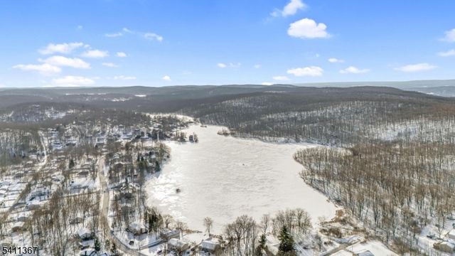 142 Barry Dr N, Vernon Twp., NJ 07422