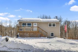 142 Barry Dr N, Vernon Twp., NJ 07422