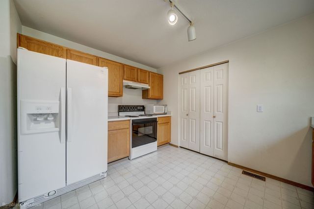 2925 N Glenbrook Ln, Otis Orchards, WA 99027