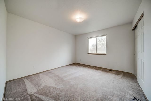 2925 N Glenbrook Ln, Otis Orchards, WA 99027