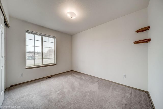 2925 N Glenbrook Ln, Otis Orchards, WA 99027