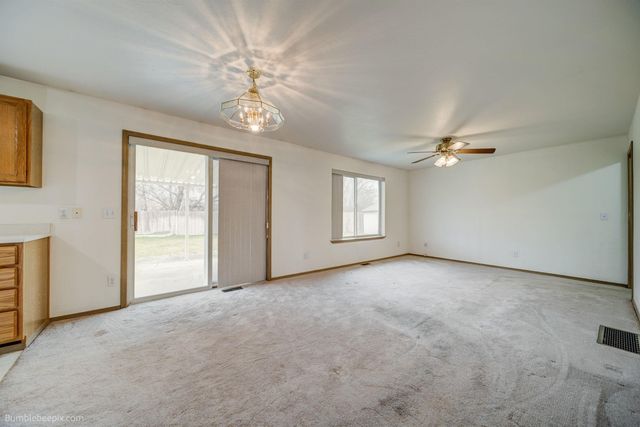 2925 N Glenbrook Ln, Otis Orchards, WA 99027