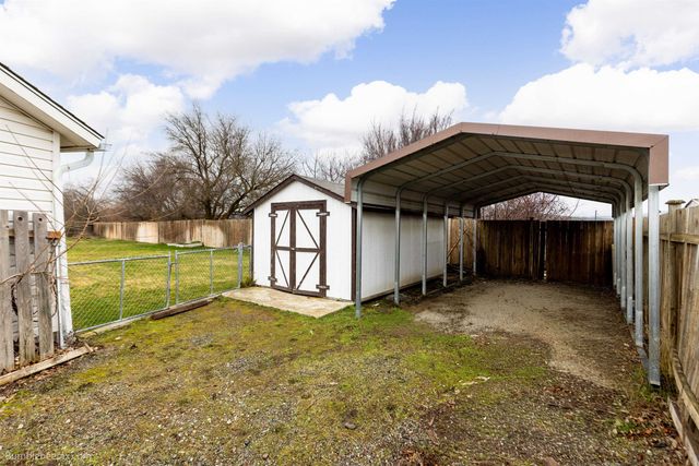 2925 N Glenbrook Ln, Otis Orchards, WA 99027