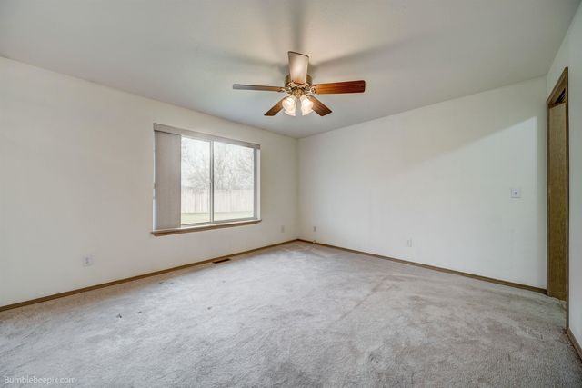 2925 N Glenbrook Ln, Otis Orchards, WA 99027