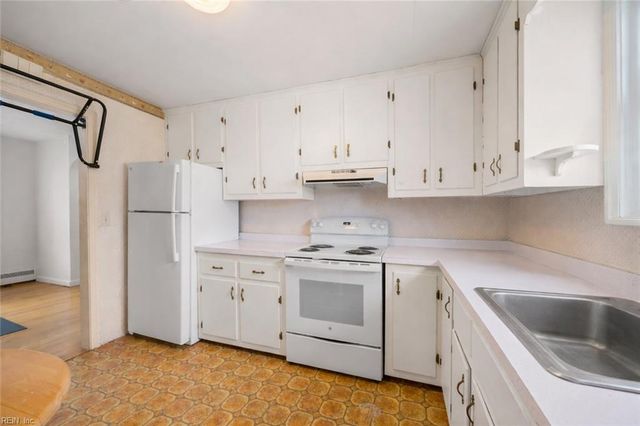 271 Toy AVE, Virginia Beach, VA 23462