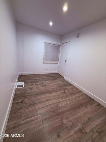 4211 W Roosevelt Street 142, Phoenix, AZ 85009