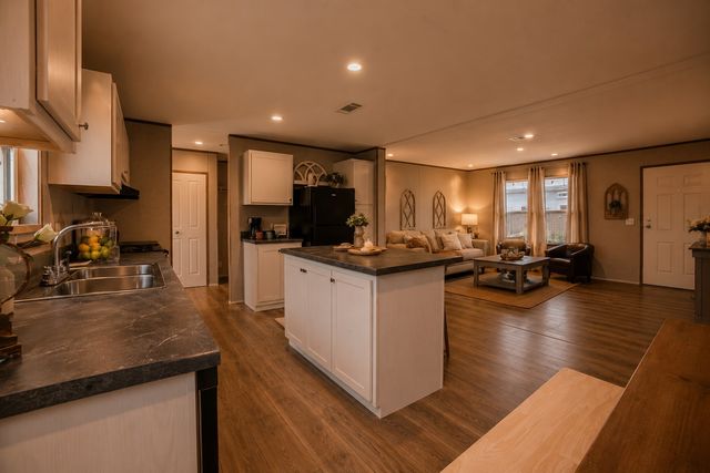 105 Beaver Creek Drive, Azle, TX 76020