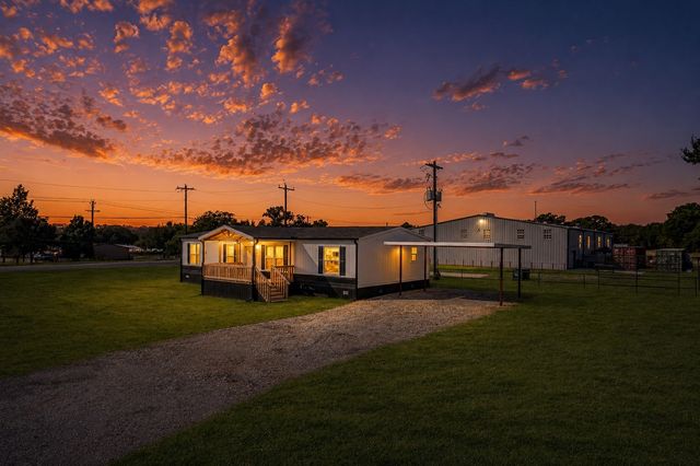 105 Beaver Creek Drive, Azle, TX 76020