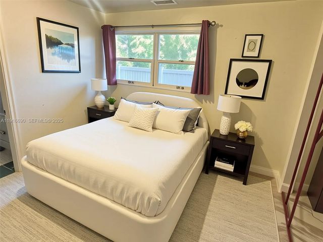 7601 NW 13th St, Pembroke Pines, FL 33024