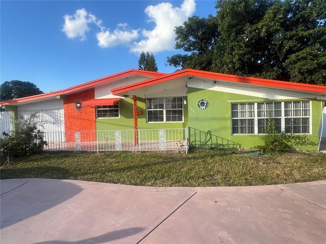 7601 NW 13th St, Pembroke Pines, FL 33024