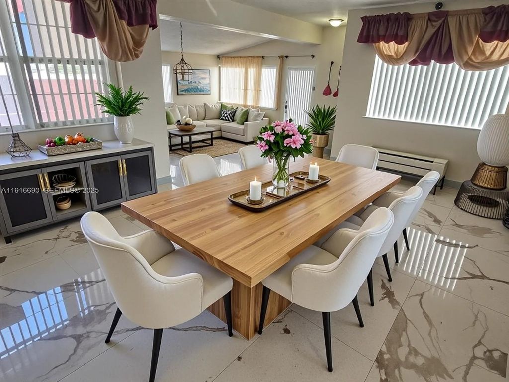 7601 NW 13th St, Pembroke Pines, FL 33024