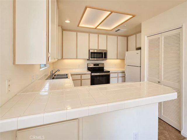 2960 Champion Way 1802, Tustin, CA 92782