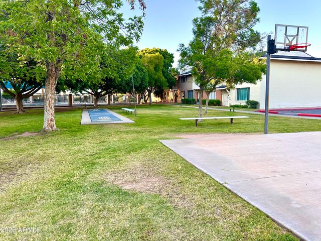 4488 E BELLEVIEW Street, Phoenix, AZ 85008