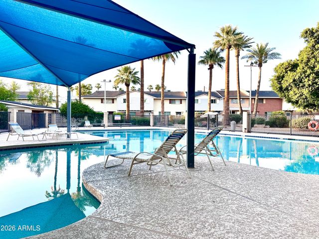 4488 E BELLEVIEW Street, Phoenix, AZ 85008