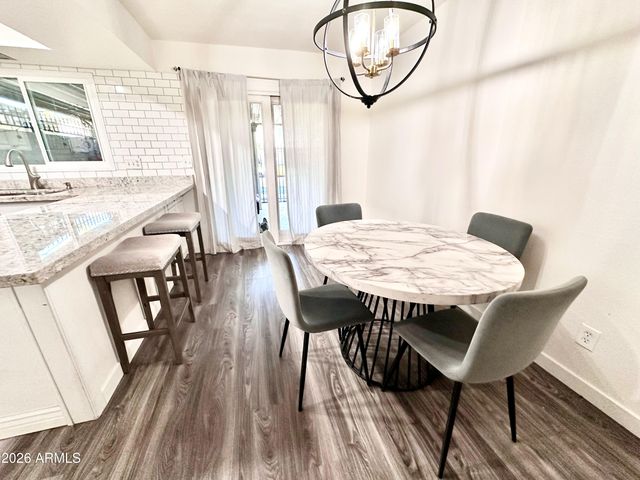 4488 E BELLEVIEW Street, Phoenix, AZ 85008